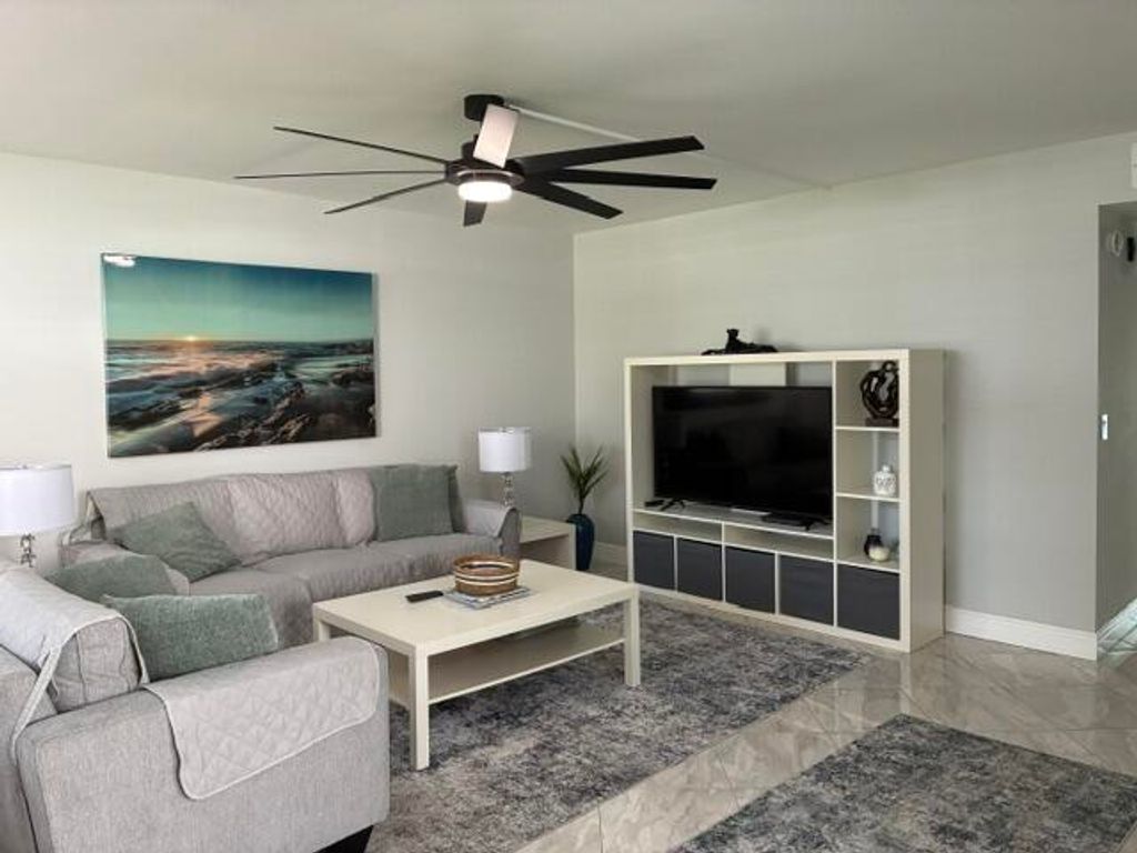 626 NORMANDY Lane N 626N, Delray Beach, FL 33484