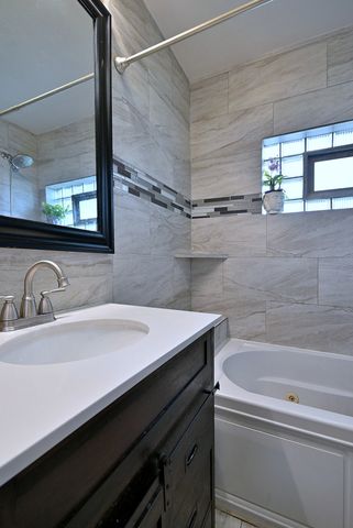 7201 S Wood Street, Chicago, IL 60636