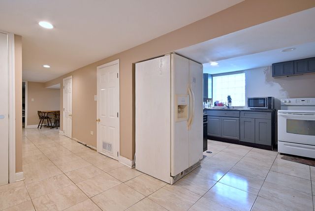 7201 S Wood Street, Chicago, IL 60636
