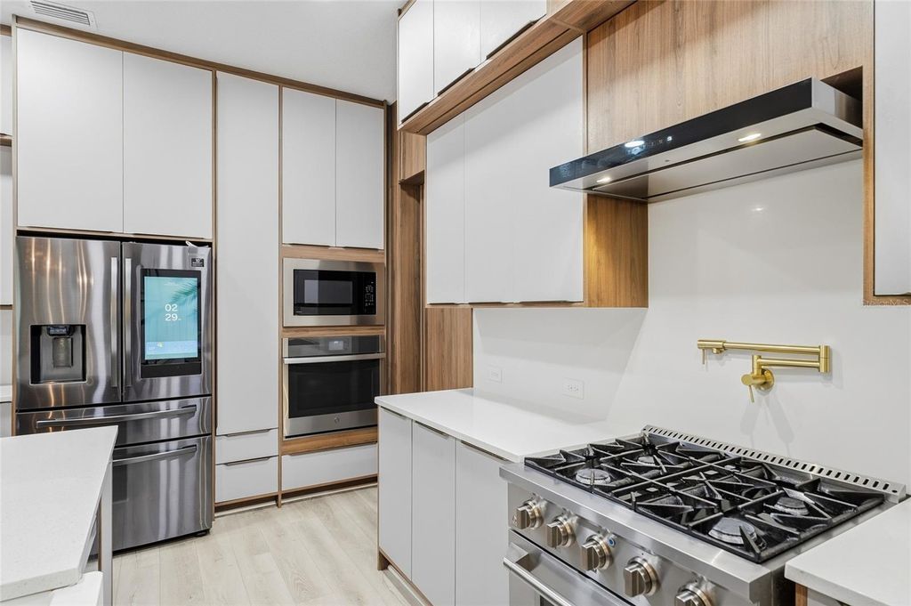 Image 12 of property listing at 15790 SWEET LIMETTA DRIVE, Winter Garden, FL 34787