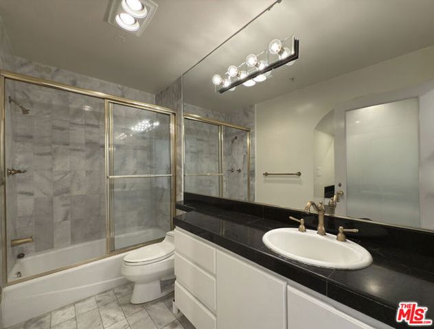 120 S Crescent Drive 102, Beverly Hills, CA 90212