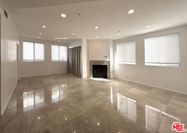 120 S Crescent Drive 102, Beverly Hills, CA 90212