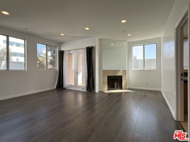 120 S Crescent Drive 102, Beverly Hills, CA 90212
