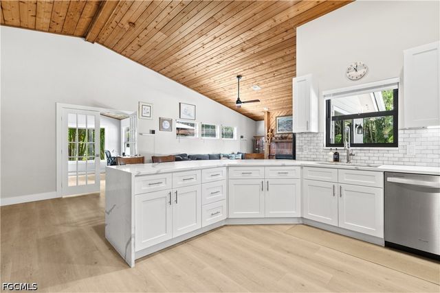 12446 McGregor Woods CIR, Fort Myers, FL 33908