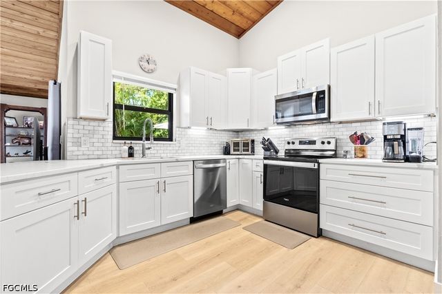 12446 McGregor Woods CIR, Fort Myers, FL 33908