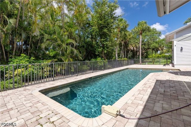 12446 McGregor Woods CIR, Fort Myers, FL 33908