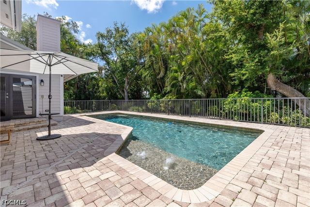 12446 McGregor Woods CIR, Fort Myers, FL 33908