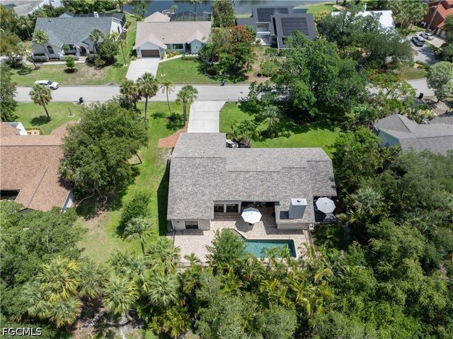 12446 McGregor Woods CIR, Fort Myers, FL 33908