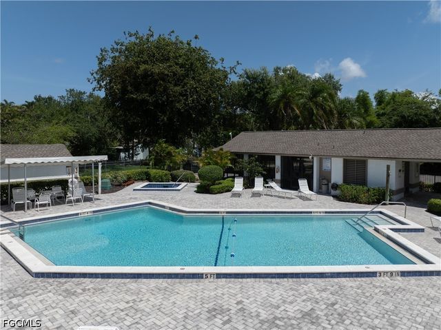 12446 McGregor Woods CIR, Fort Myers, FL 33908