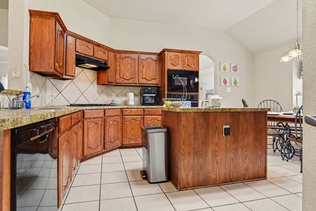 3210 Silver Springs Way, Rowlett, TX 75089