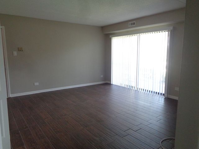 14785 Lakeview Drive 101, Orland Park, IL 60462