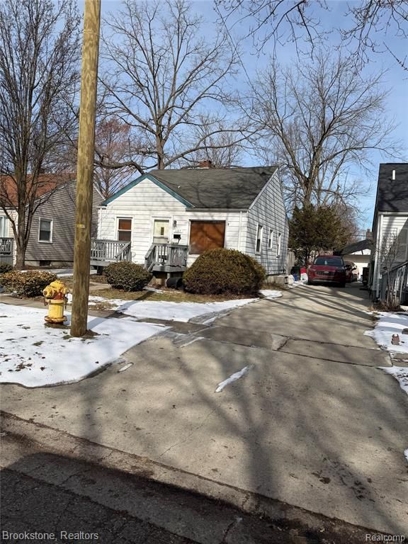 647 E Mansfield Avenue, Pontiac, MI 48340