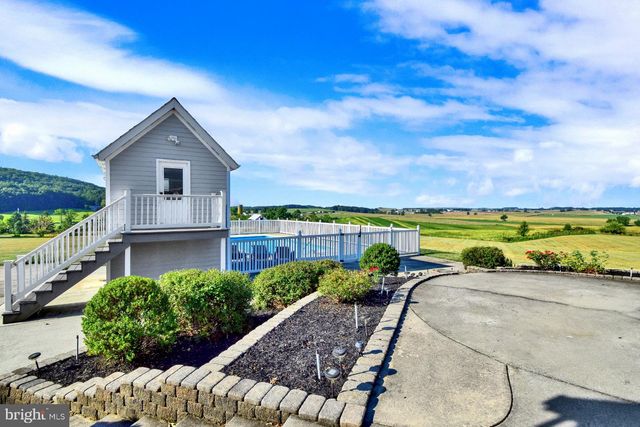 1151 KING DRIVE, Chambersburg, PA 17202