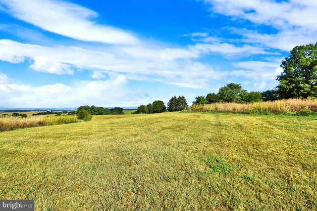 1151 KING DRIVE, Chambersburg, PA 17202