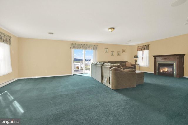 1151 KING DRIVE, Chambersburg, PA 17202