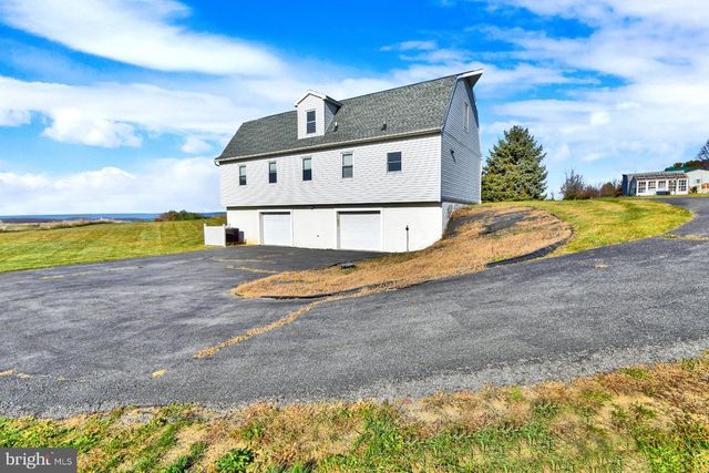 1151 KING DRIVE, Chambersburg, PA 17202