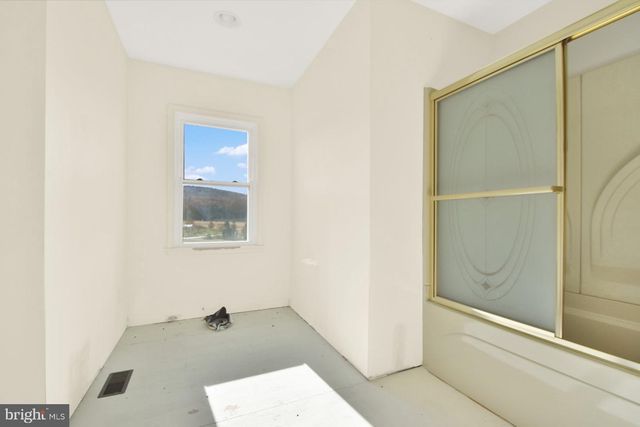 1151 KING DRIVE, Chambersburg, PA 17202