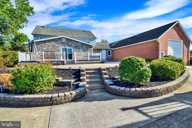 1151 KING DRIVE, Chambersburg, PA 17202