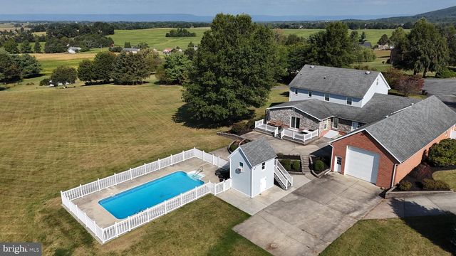 1151 KING DRIVE, Chambersburg, PA 17202