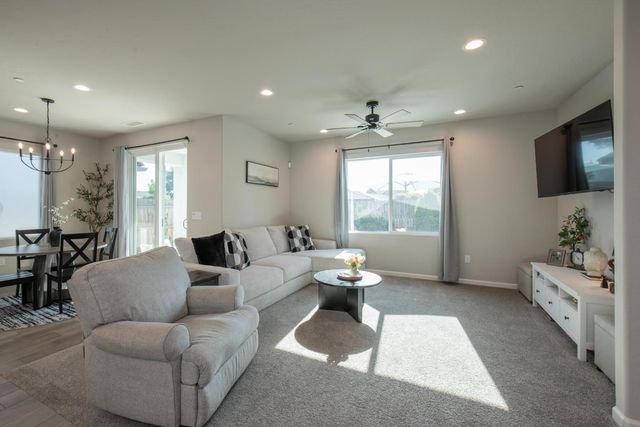 2020 Descanso Avenue, Clovis, CA 93619