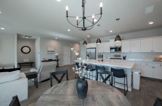 2020 Descanso Avenue, Clovis, CA 93619