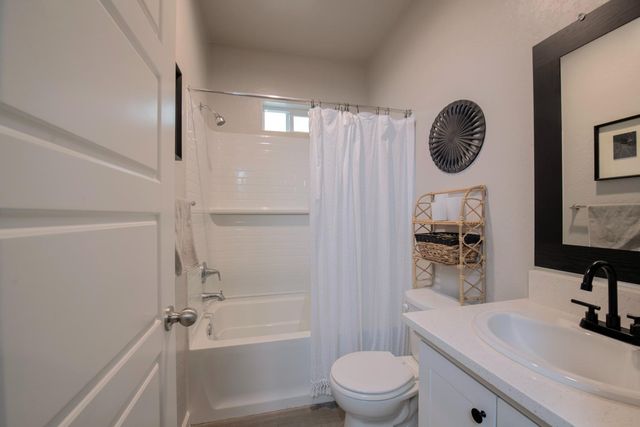 2020 Descanso Avenue, Clovis, CA 93619