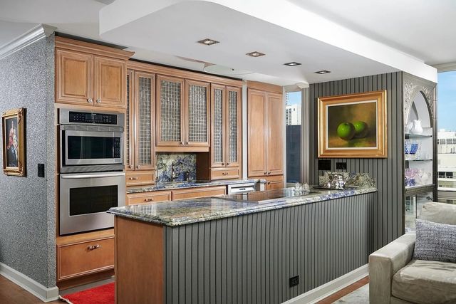 111 E Chestnut Street 22A, Chicago, IL 60611