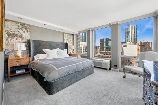 111 E Chestnut Street 22A, Chicago, IL 60611