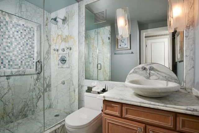 111 E Chestnut Street 22A, Chicago, IL 60611