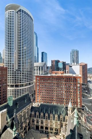 111 E Chestnut Street 22A, Chicago, IL 60611