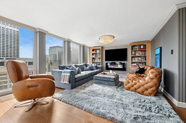 111 E Chestnut Street 22A, Chicago, IL 60611