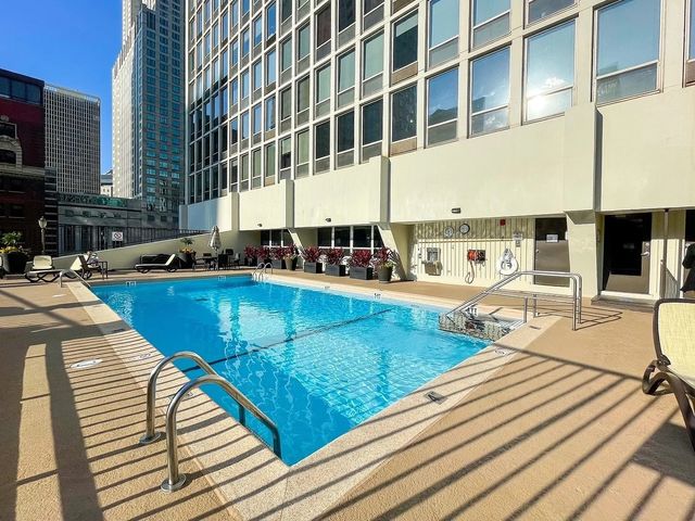 111 E Chestnut Street 22A, Chicago, IL 60611