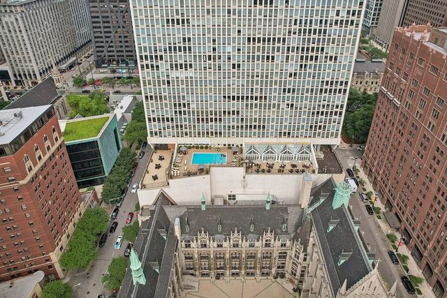 111 E Chestnut Street 22A, Chicago, IL 60611