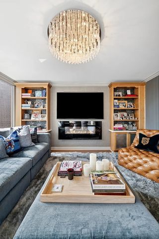 111 E Chestnut Street 22A, Chicago, IL 60611