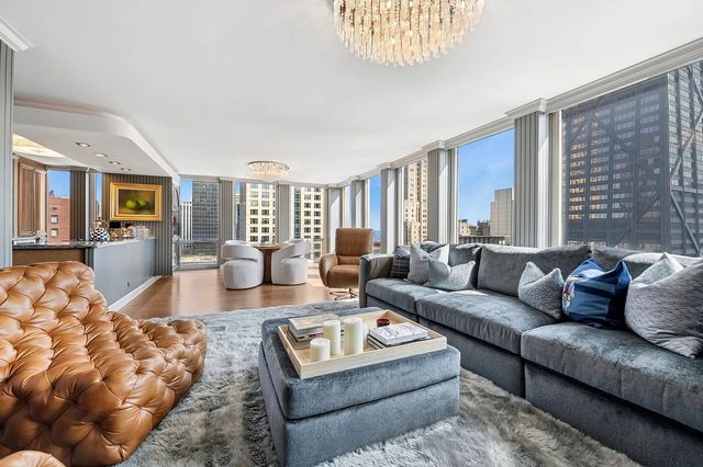 111 E Chestnut Street 22A, Chicago, IL 60611