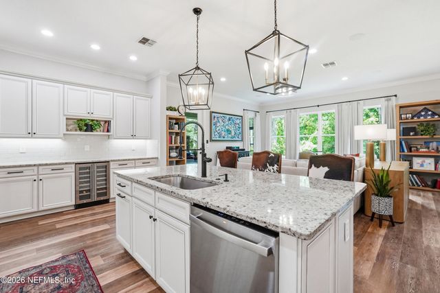 8621 MABEL Drive, Jacksonville, FL 32256