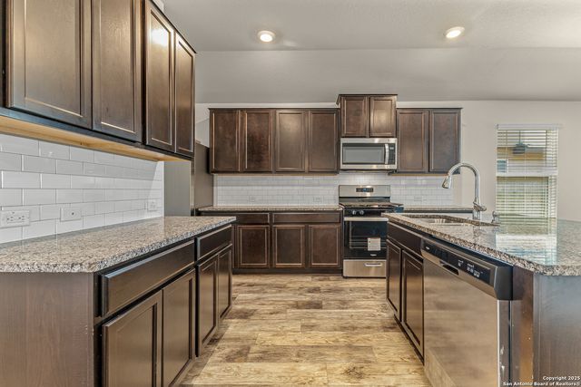 6819 Whisper Grove, San Antonio, TX 78252