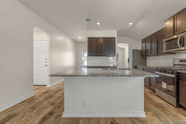 6819 Whisper Grove, San Antonio, TX 78252