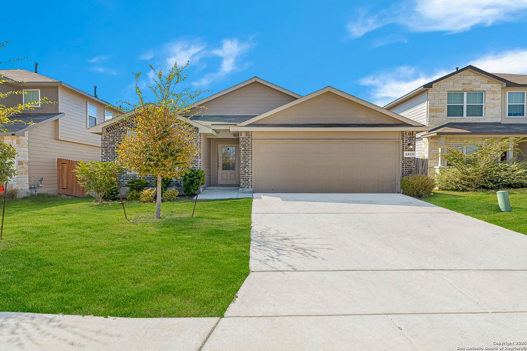 6819 Whisper Grove, San Antonio, TX 78252