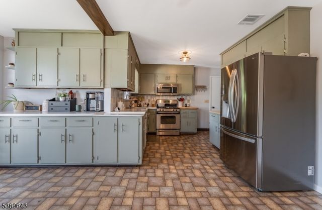 325 Park Ave, Lopatcong Twp., NJ 08865