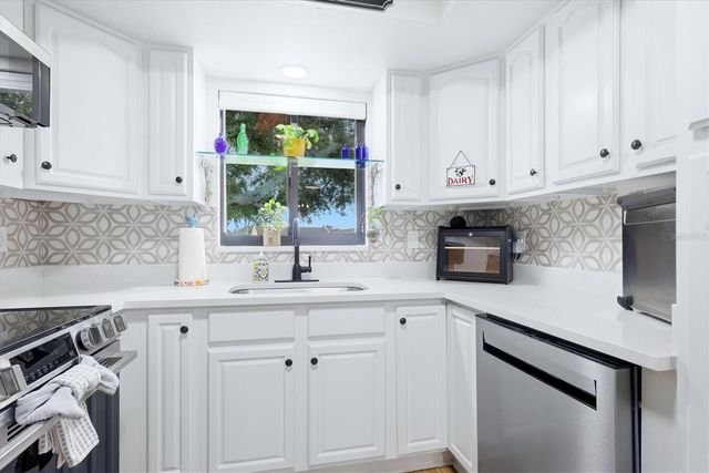 5705 13TH AVENUE W, Bradenton, FL 34209