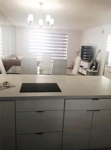 3020 Marcos Dr S103, Aventura, FL 33160