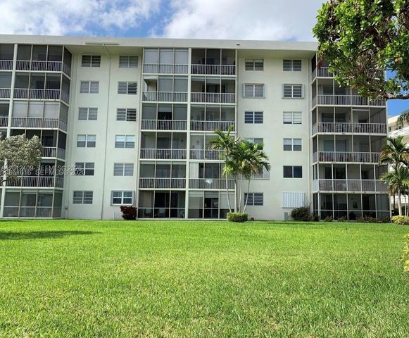 3020 Marcos Dr S103, Aventura, FL 33160