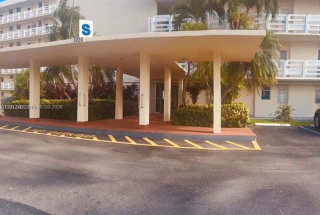 3020 Marcos Dr S103, Aventura, FL 33160