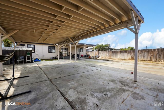 1916 Wilson Road, Bakersfield, CA 93304