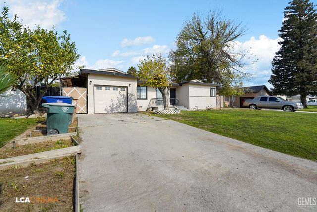 1916 Wilson Road, Bakersfield, CA 93304