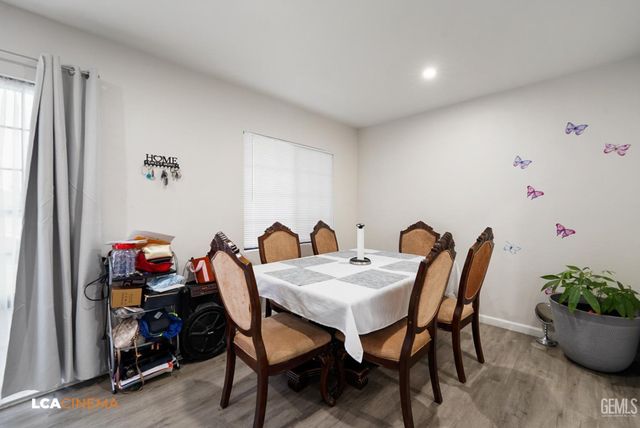 1916 Wilson Road, Bakersfield, CA 93304