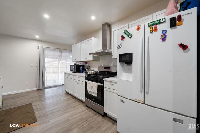 1916 Wilson Road, Bakersfield, CA 93304