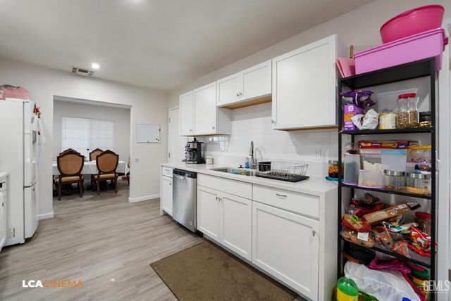 1916 Wilson Road, Bakersfield, CA 93304