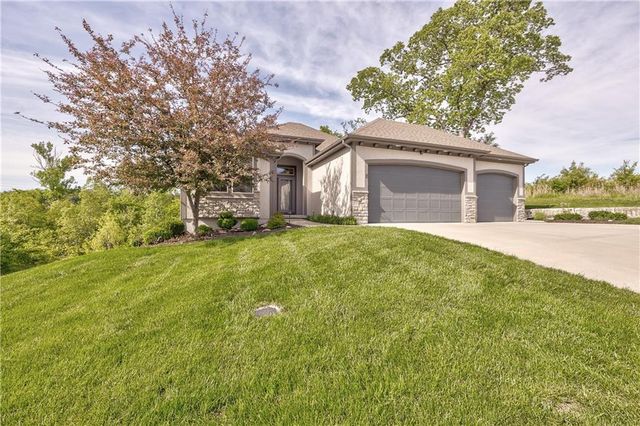 8 E 122nd Street, Kansas City, MO 64145